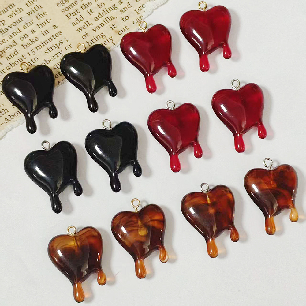 10pcs Drop Blood Heart-shaped  - Resin Art Necklace recension och pris