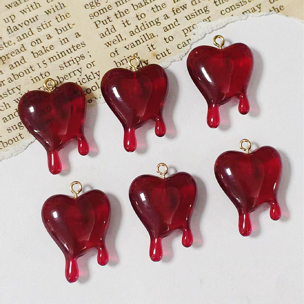 10pcs Drop Blood Heart-shaped  - Resin Art Necklace recension och pris